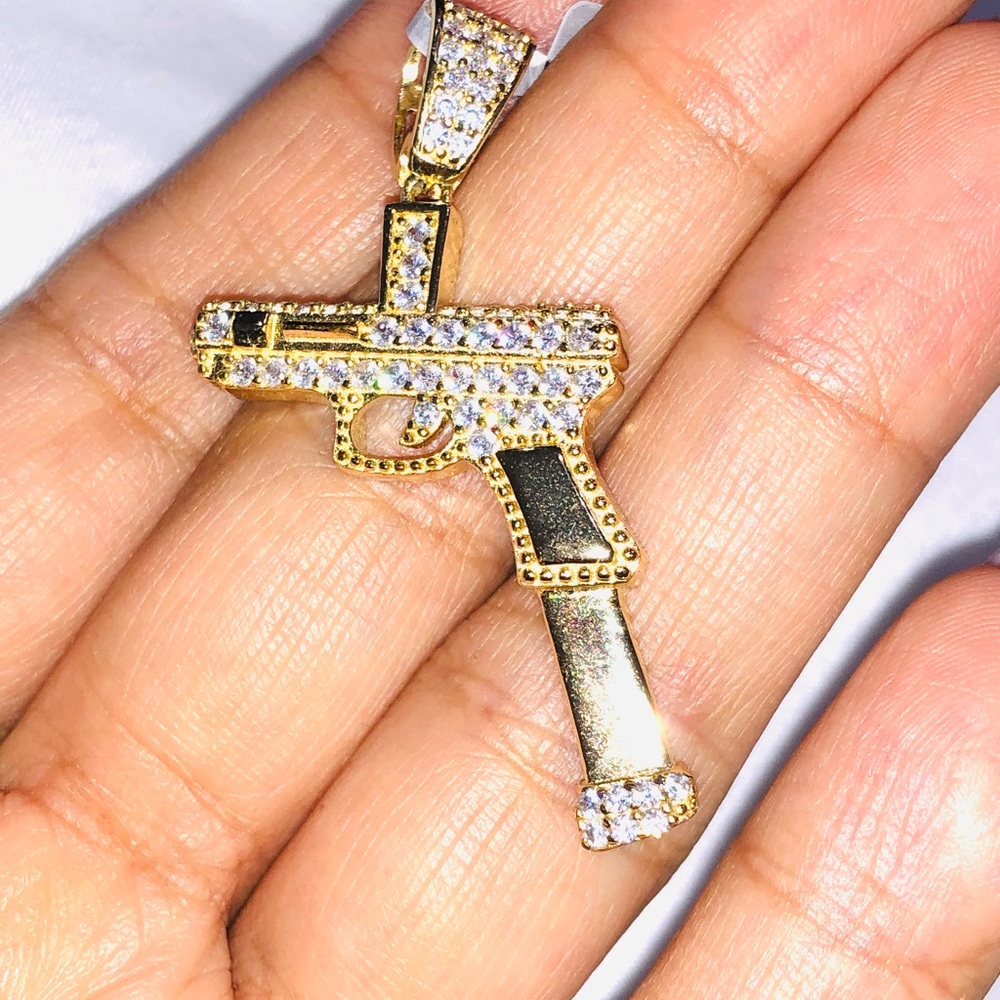 Iced out gun pendant for men, best gift for gun collectors, men hiphop jewelry - Picture 5 of 7